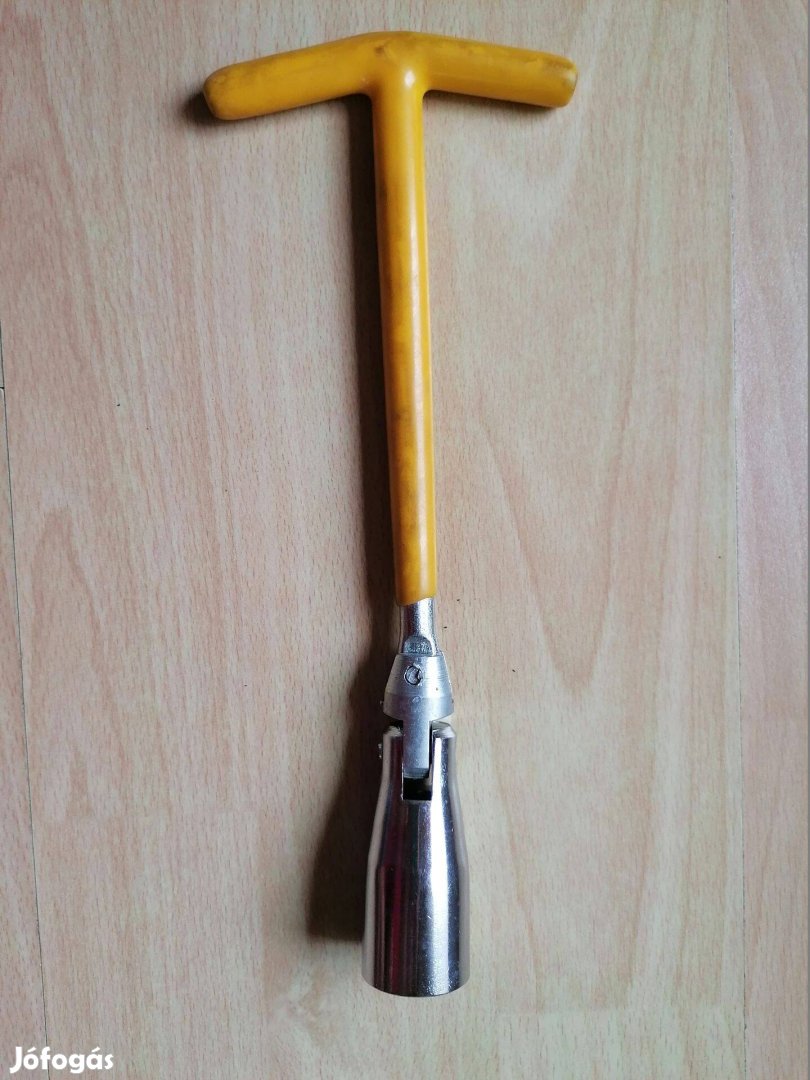Csuklós gyertyakulcs 21mm