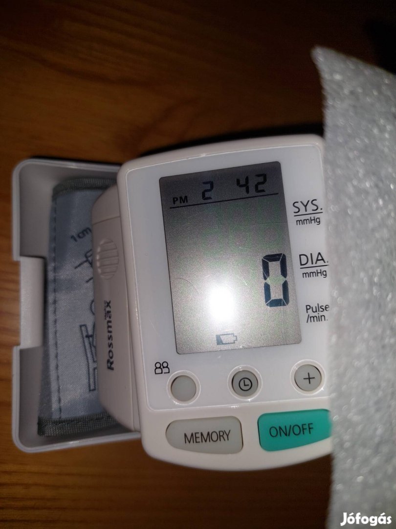 Csuklós vérnyomásmérő 
