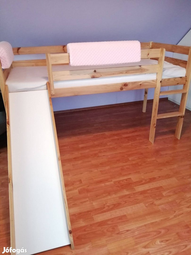 Csúszdás gyerek ágy eladó matraccal