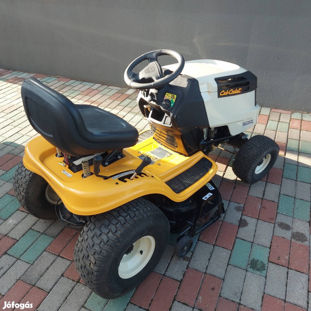 Cub Cadet Fűnyírótraktor 