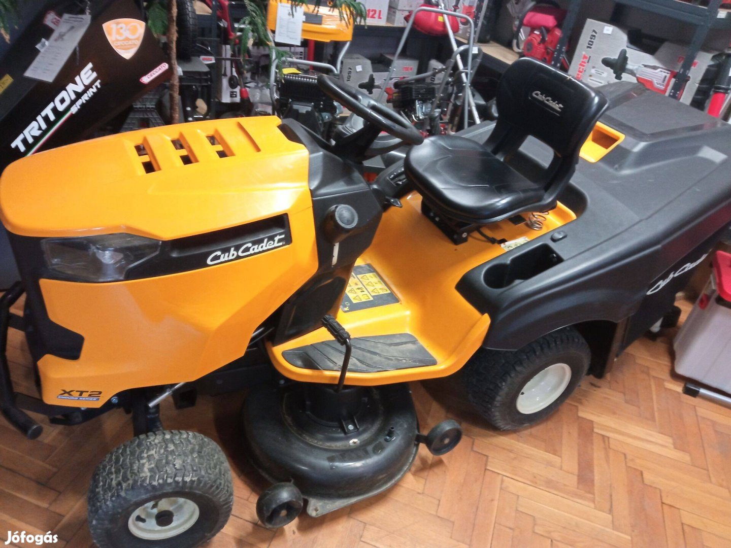 Cub Cadet XT2 PR106IE Fűnyíró Traktor