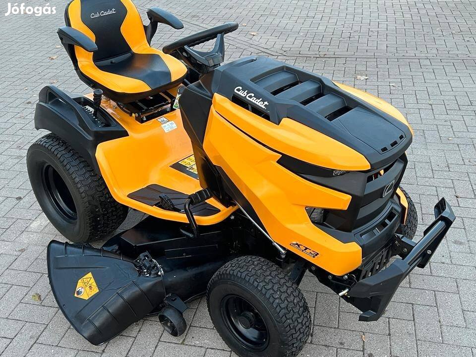 Cub Cadet XT3 fűnyíró traktor