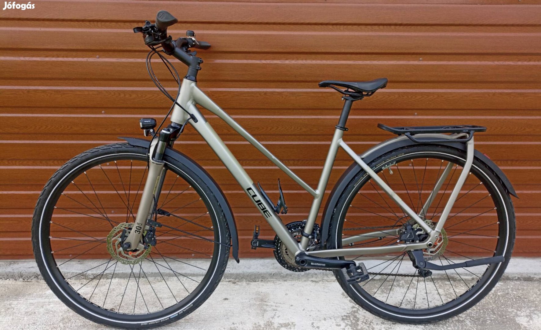 Cube Kathmandu pro 28 trekking Deore XT.