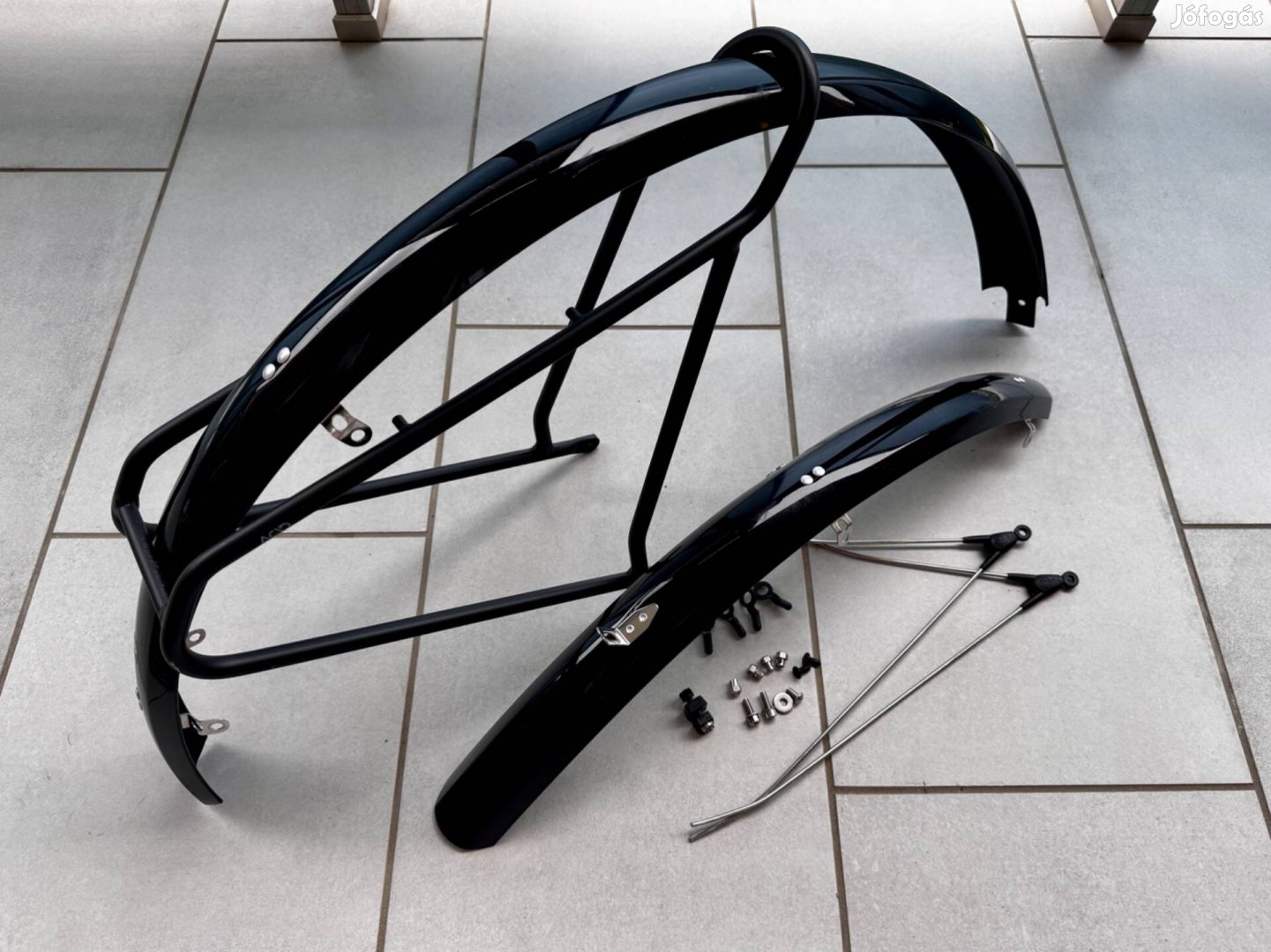 Cube Nuroad 28"-hoz SKS sárvédő és ACID csomagtartó (Carrier Sic Rail)