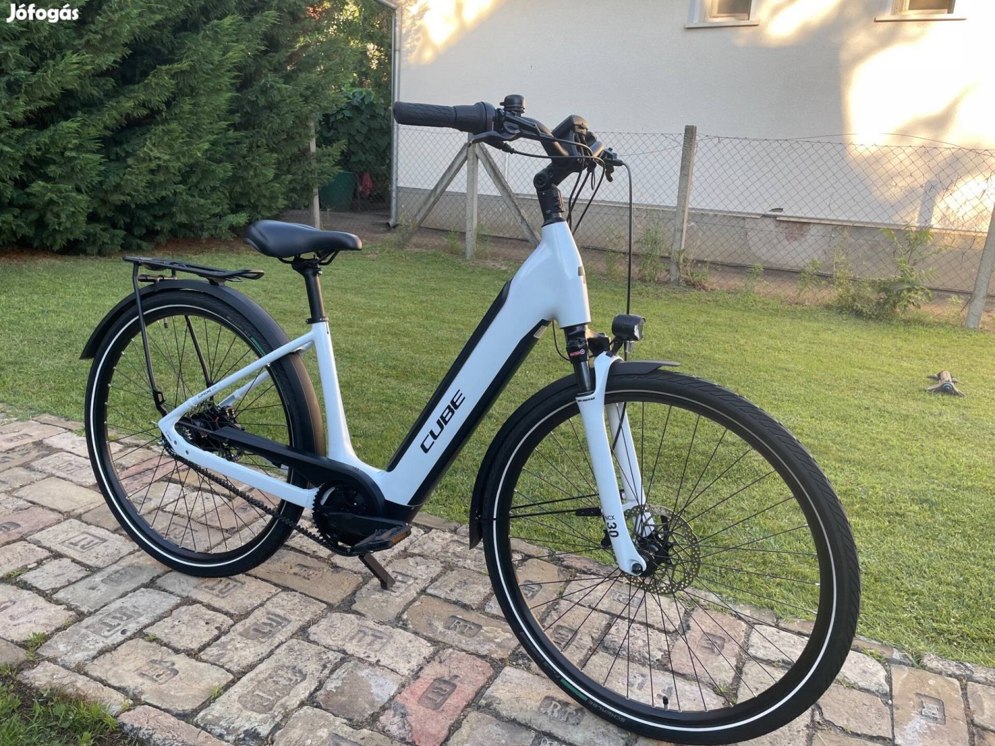 Cube Supreme RT Hybrid EXC 626 szíjhajtásos agyváltós trekking ebike (