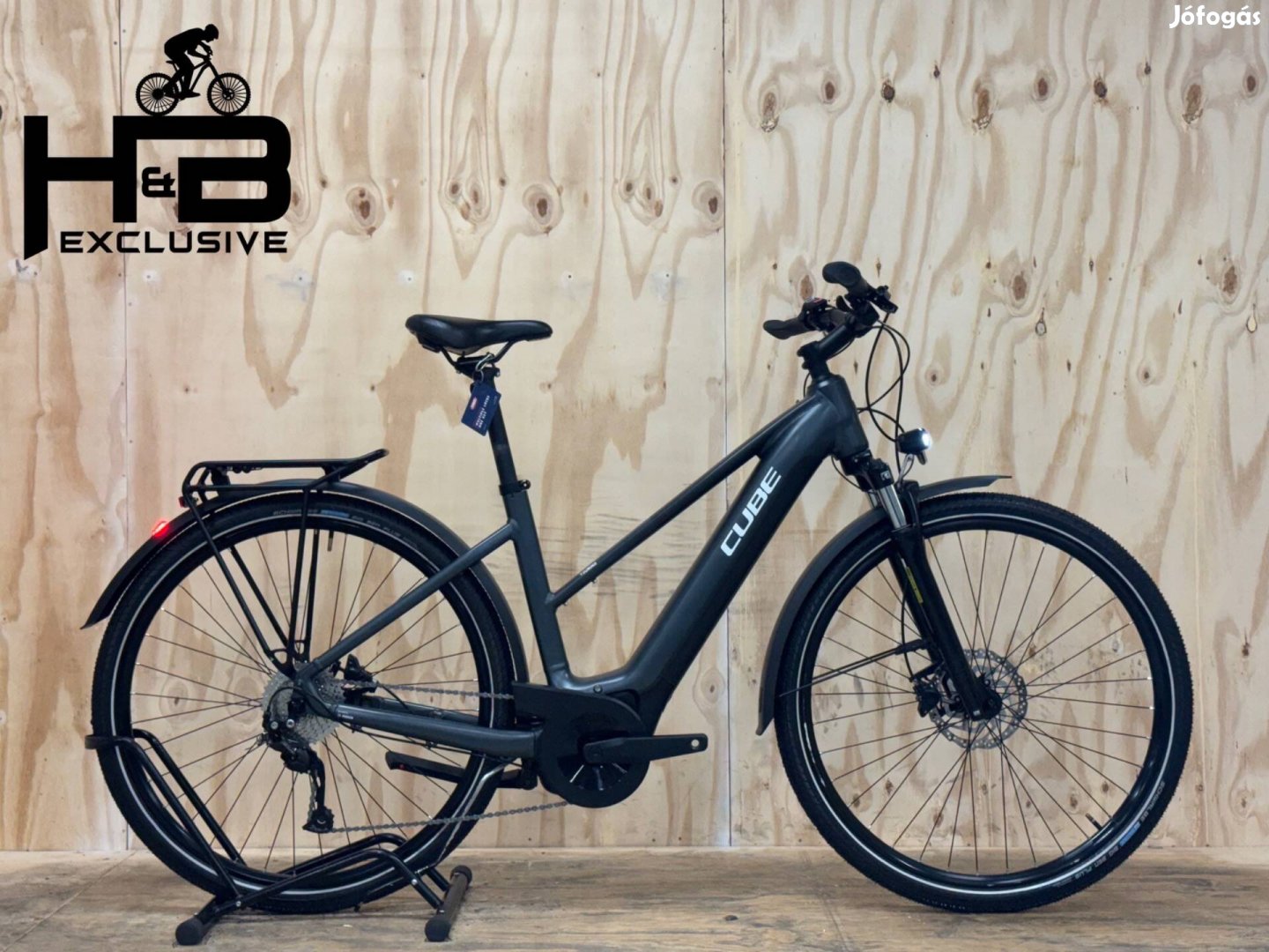 Cube Touring Hybrid One 500 elektromos kerékpár Shimano Alivio 2023