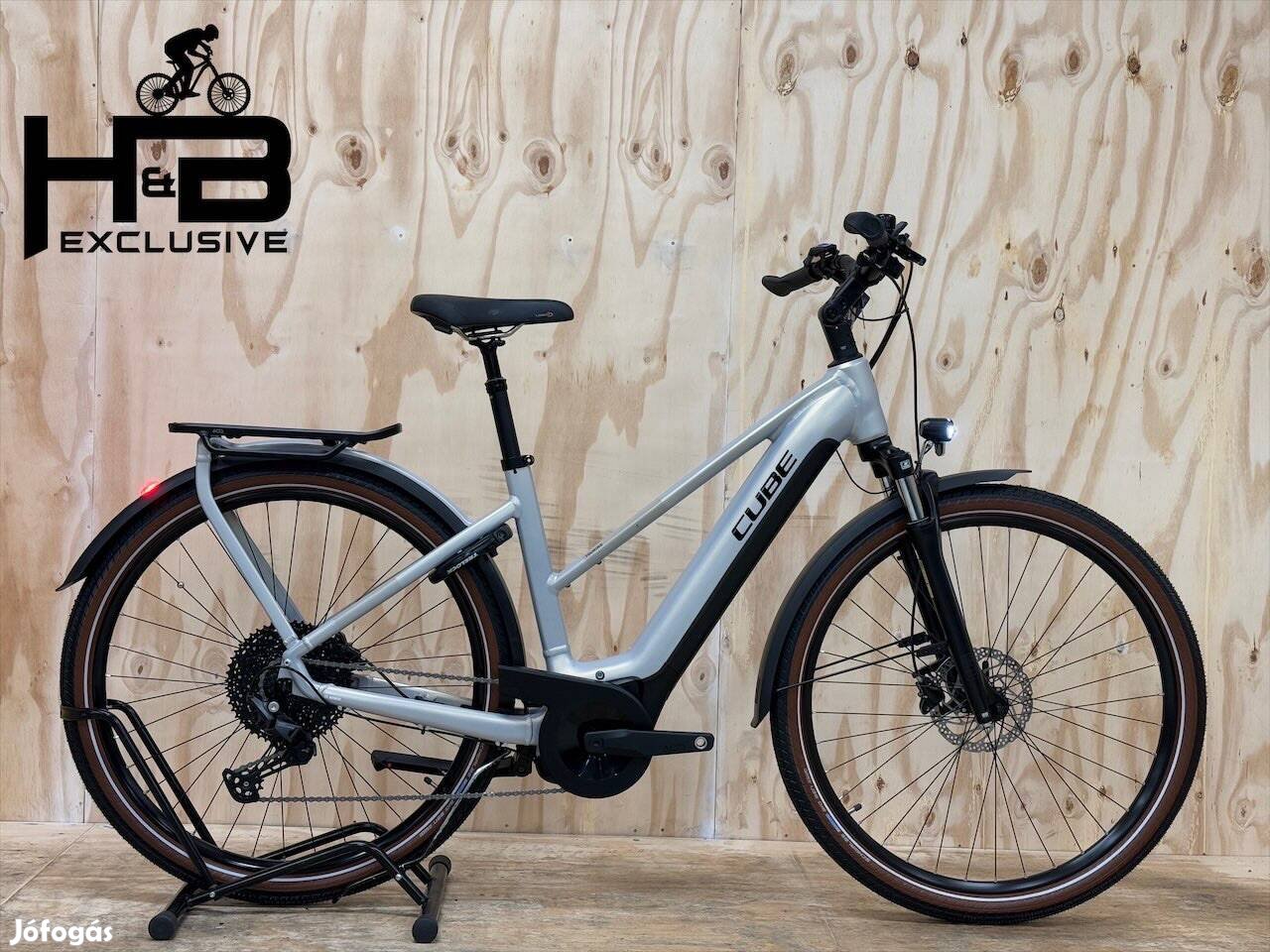 Cube Touring Hybrid Pro 625 elektromos kerékpár Shimano 2024