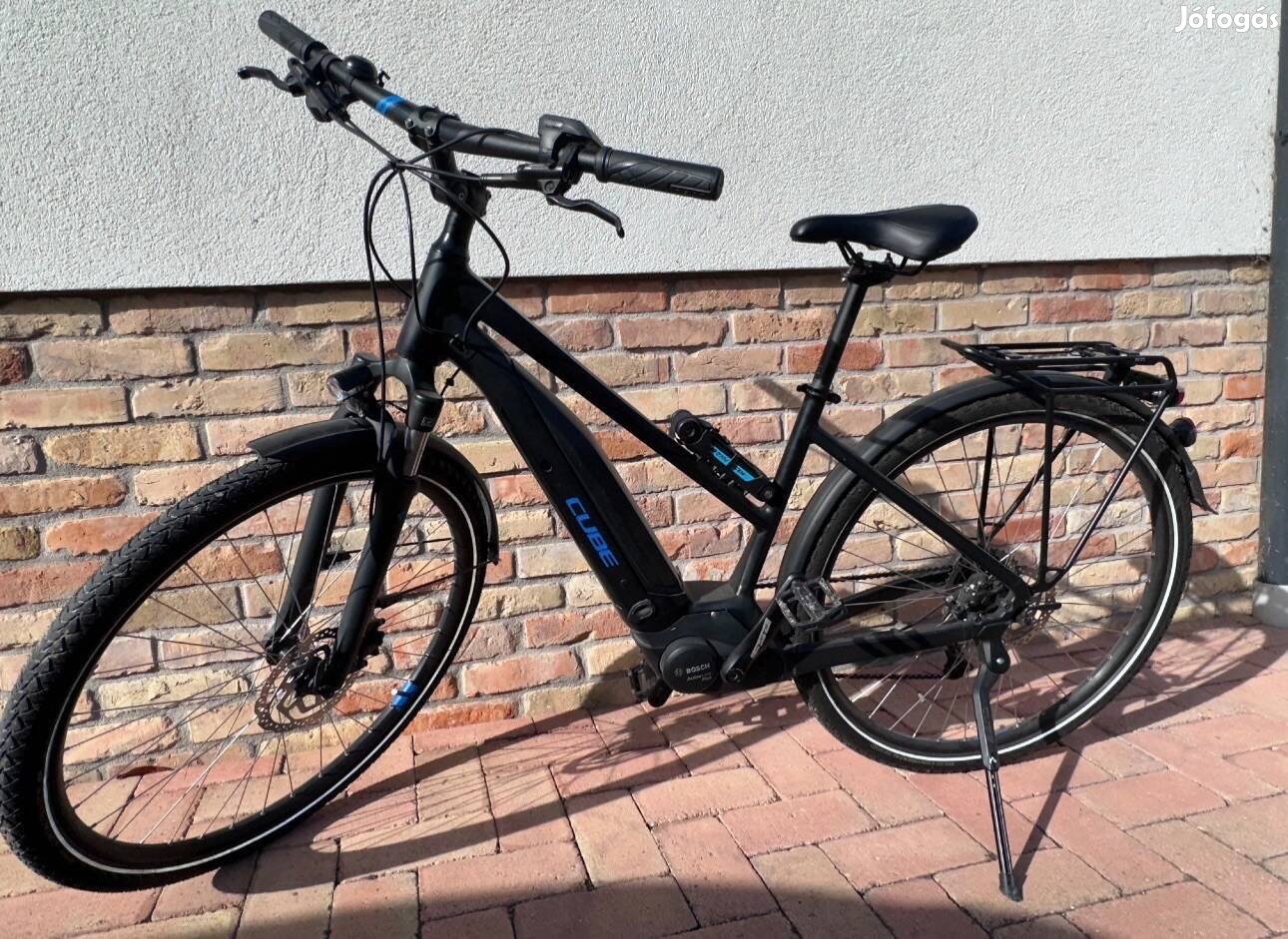 Cube Touring elektromos kerékpár