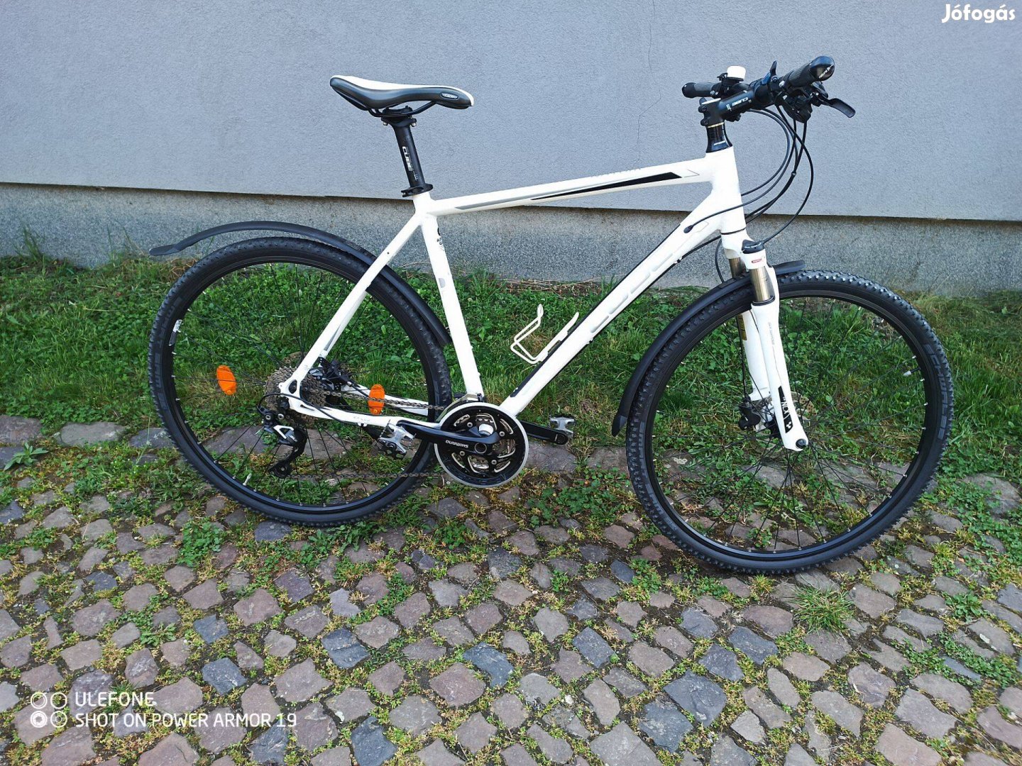 Cube nature cross trekking