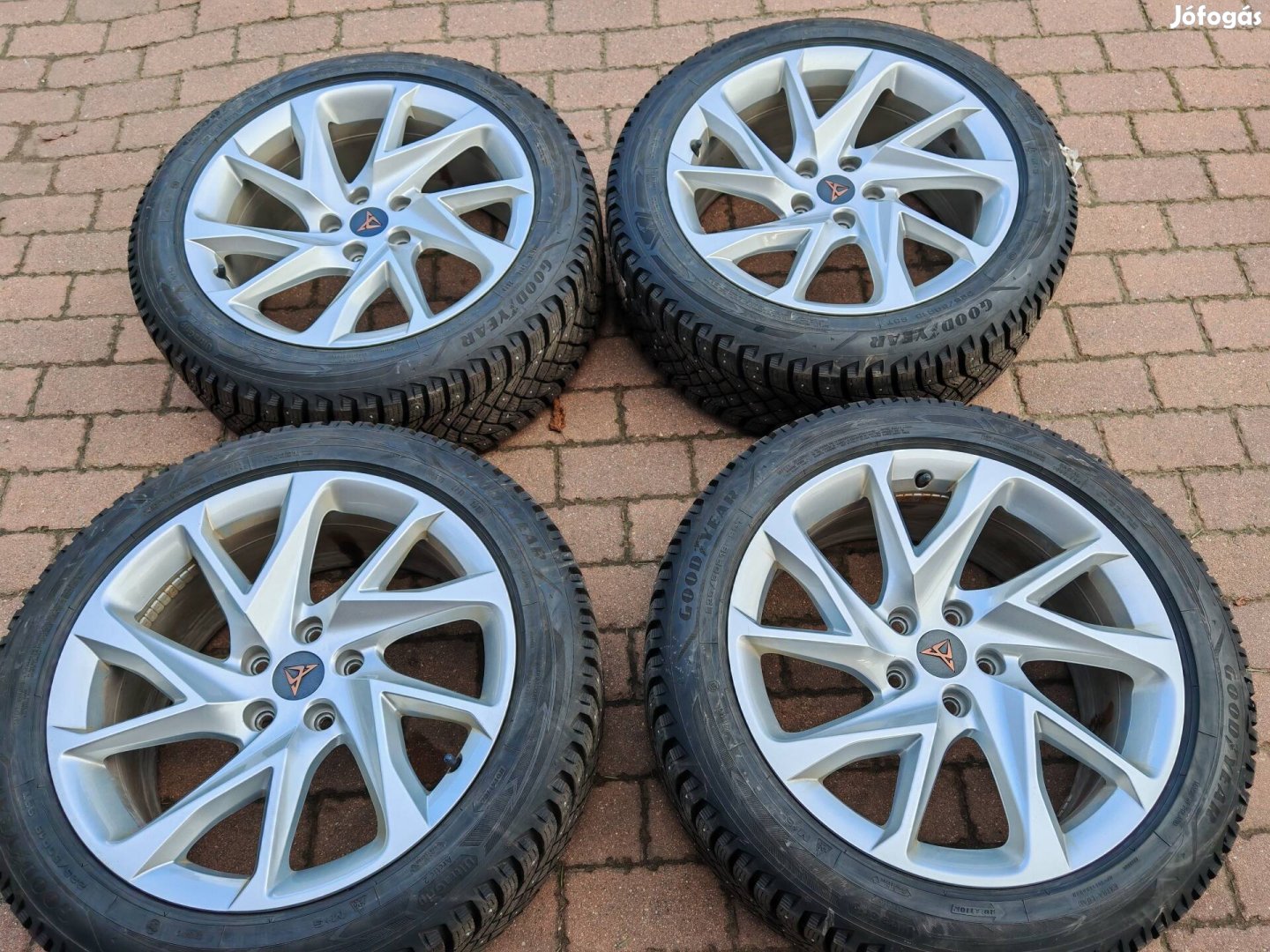 Cupra Formentor gyári 18col alufelni 225/50r18 téli gumi