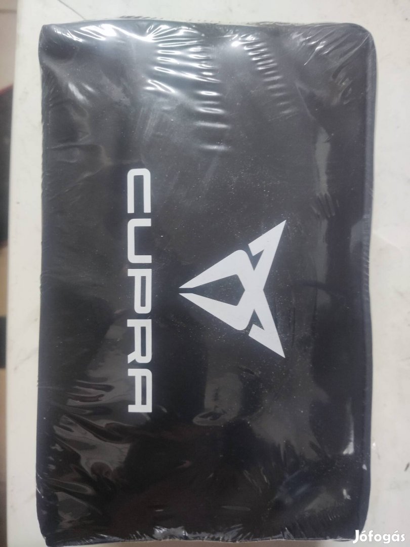 Cupra kötelező tartozék