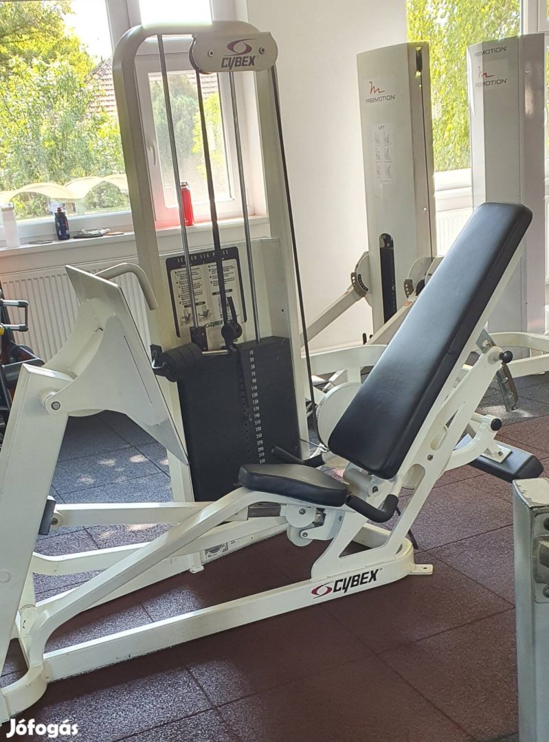 Cybex vr2 edzőtermi lábtoló gép lábgép