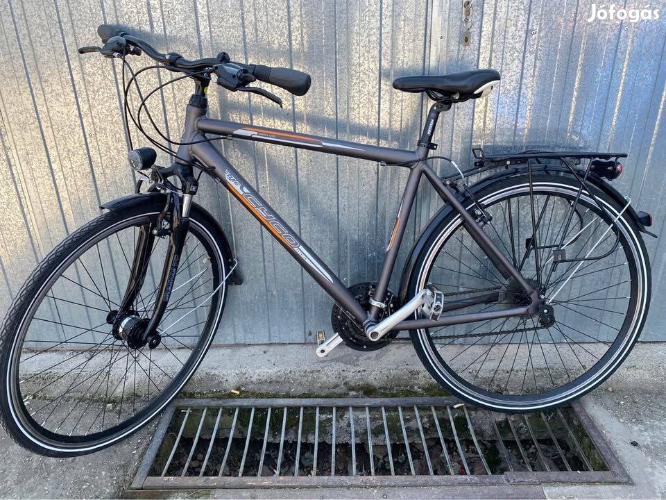 Cyco 28-as aluvázas agydinamós újszerű Trekking kerékpár