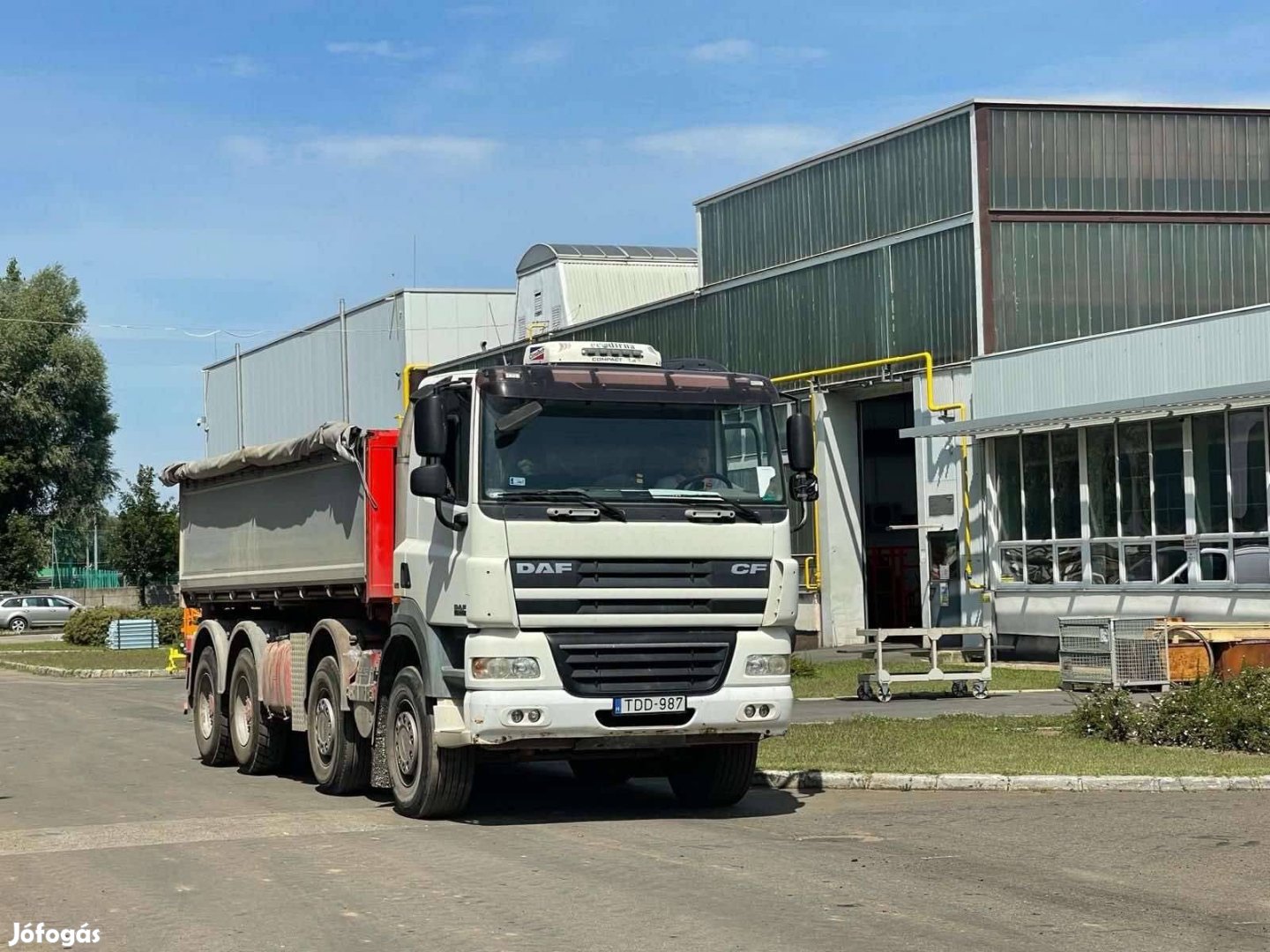 DAF CF 410 billenőplatós teherautó