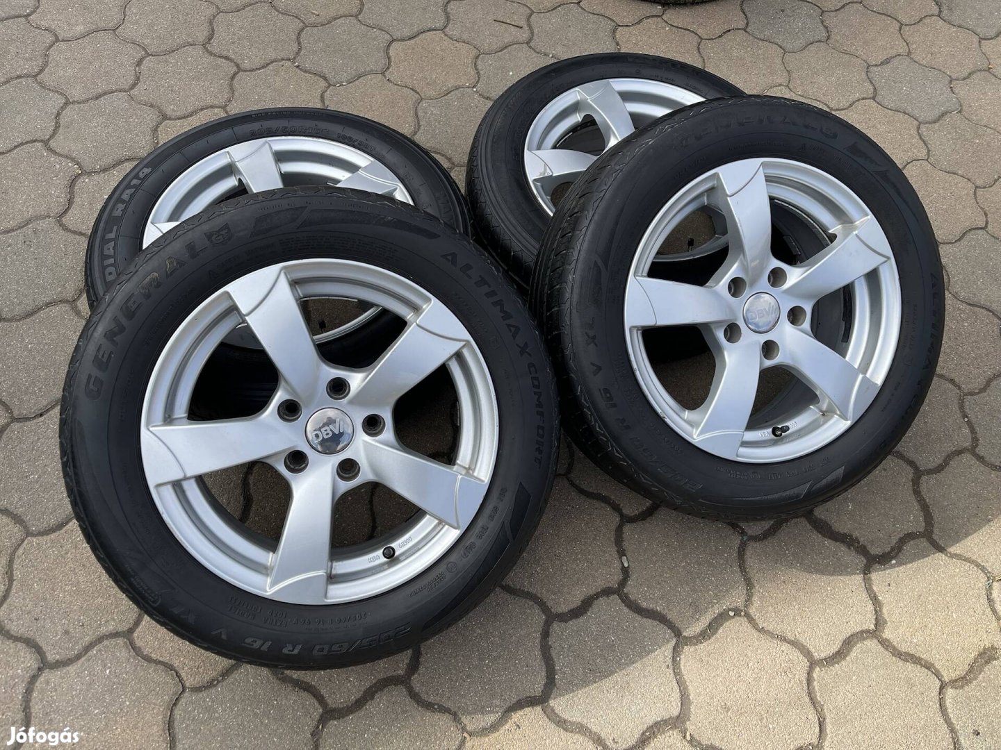 DBV Torino 16" 5x112 205/60r16 Nyári gumival!