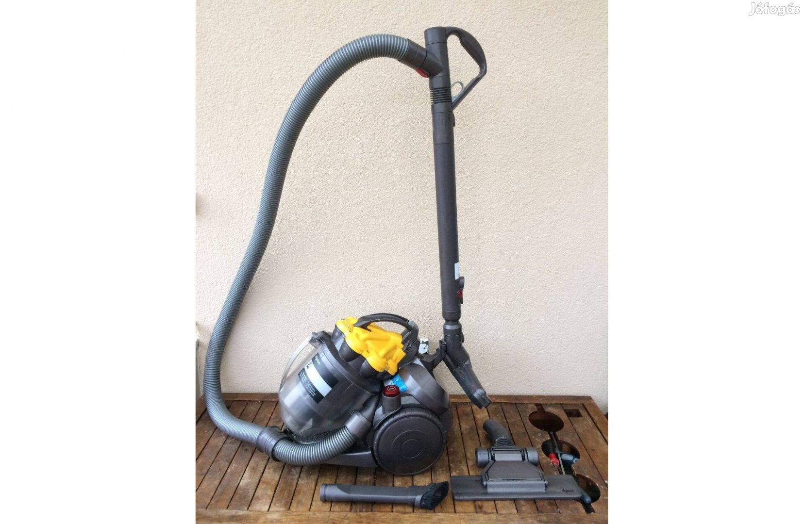 DC 29 Dyson Prémium Porzsák Nélküli Porszívó + Tartozékok