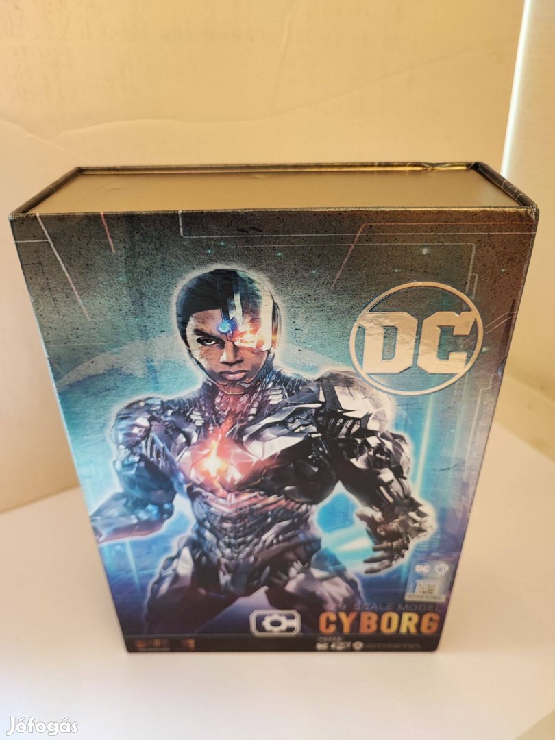 DC Cyborg 1:9 arányú (18 cm magas) gyűjtői figura Fondjoy, bontatlan!