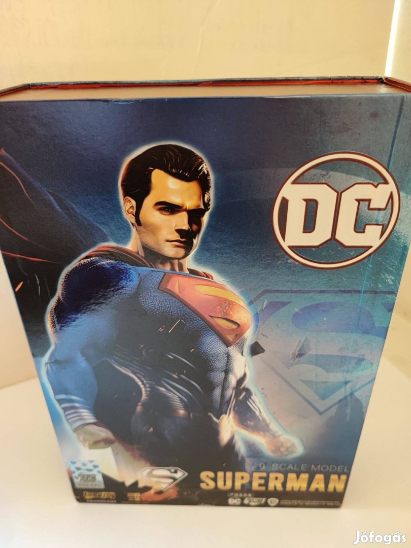 DC Superman 1:9 arányú (20 cm magas) gyűjtői figura Fondjoy, bontatlan