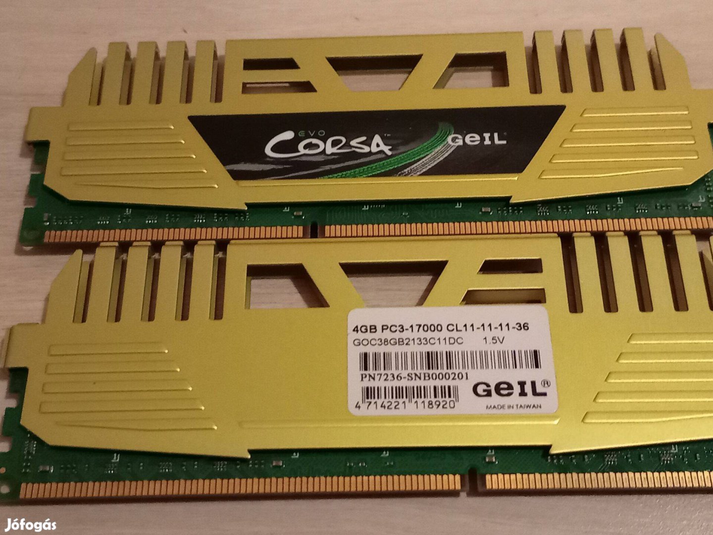 DDR3 memóriák (2x4GB 1866MHz + 2x4GB 2133MHz)