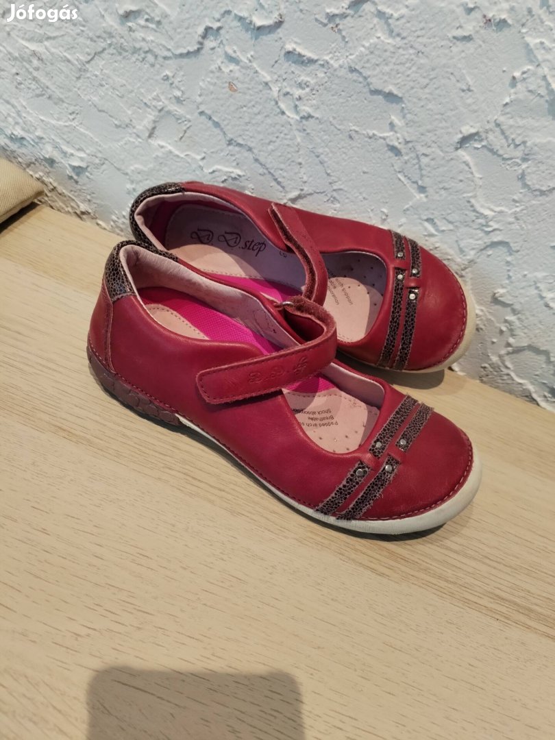 DD step újszerű 33 kislány bőr cipő