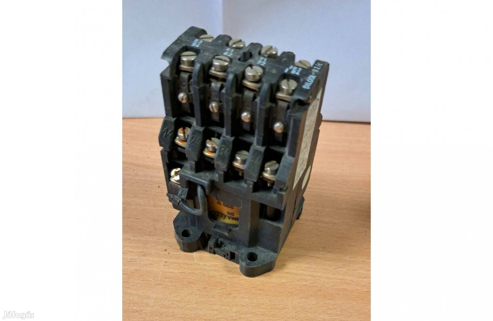 DIL OO44 Mágnes Kapcsló