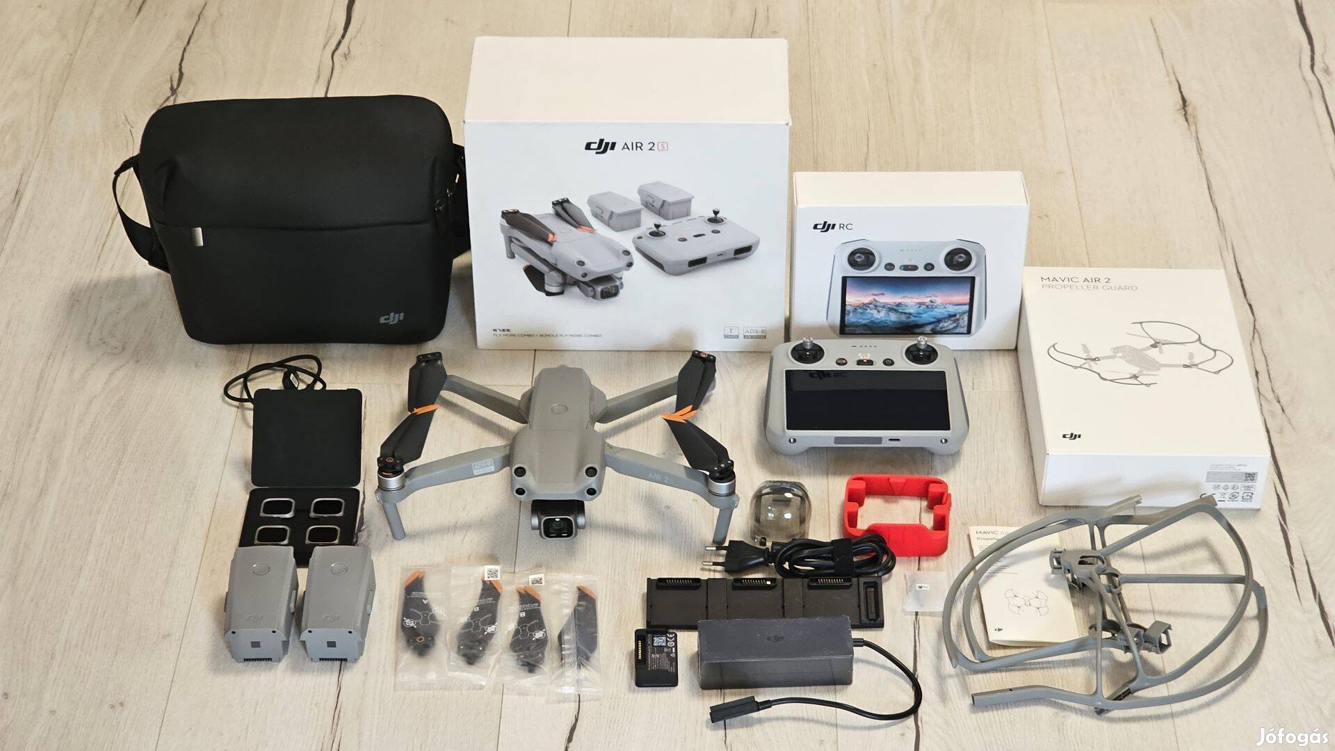 DJI Air 2s FMC RC (Fly More Combo) drón - kijelzős távirányítóval