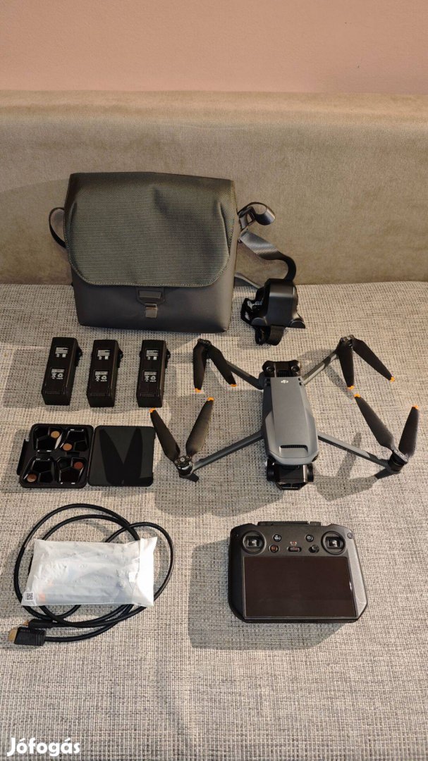 DJI Mavic 3 Pro Fly More Combo