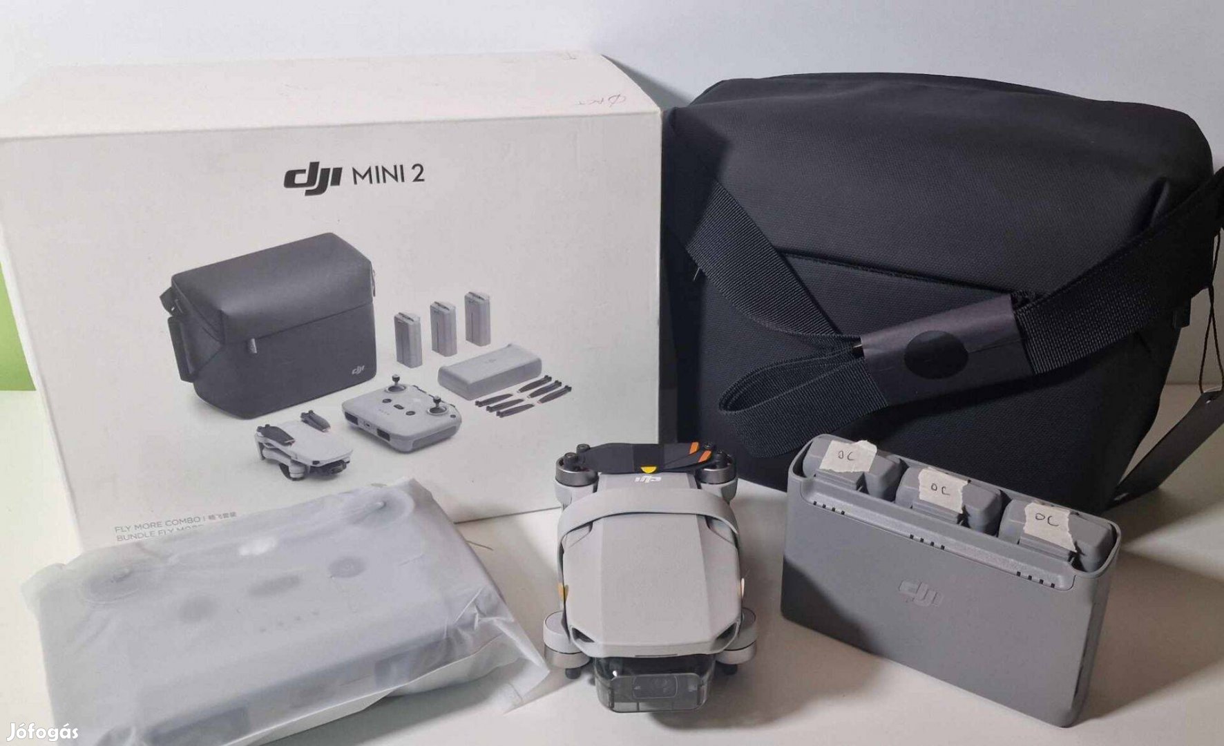 DJI Mini 2 Fly More Combo (újszerű, 10 töltés alatt!)