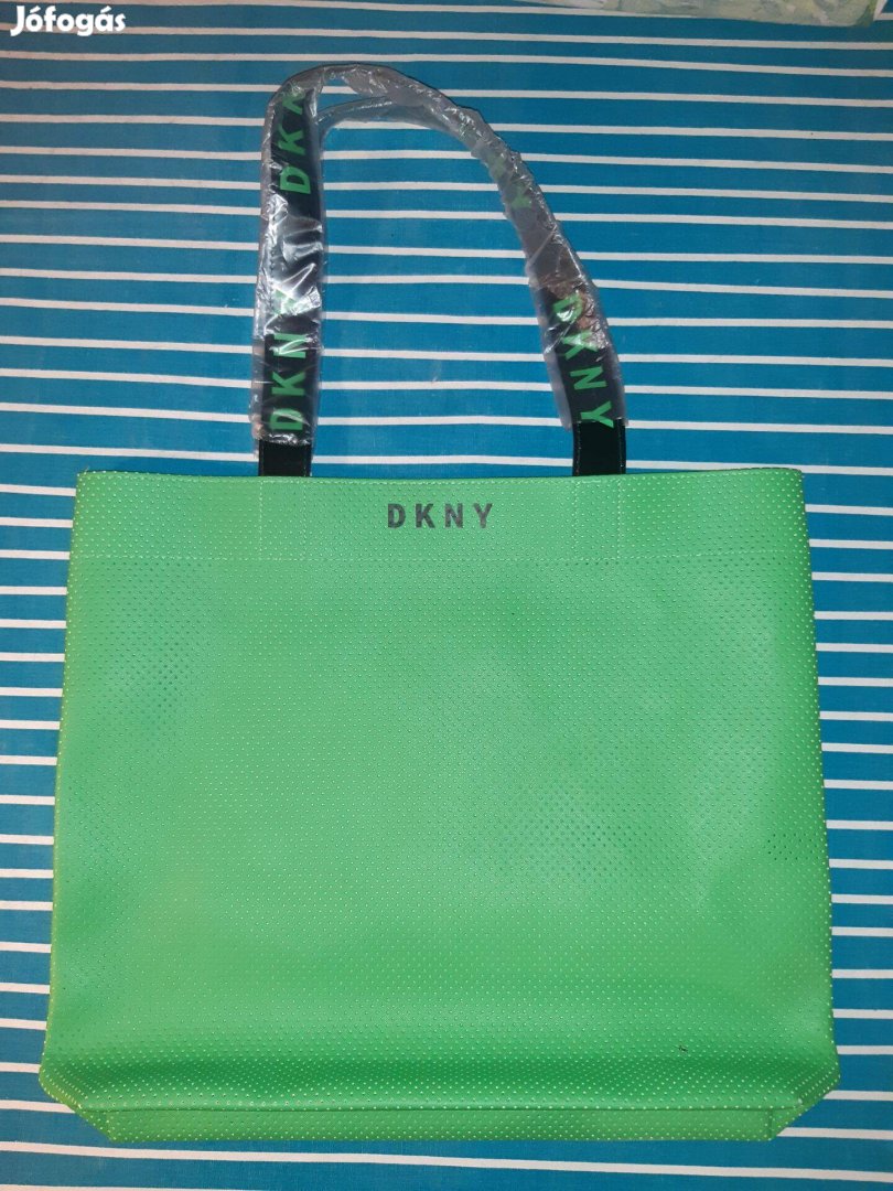 DKNY pakolós táska
