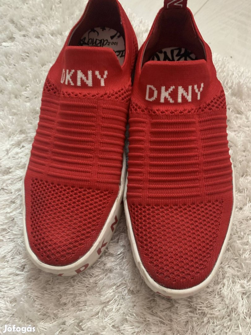 DKNY piros vászon cipő 39 es