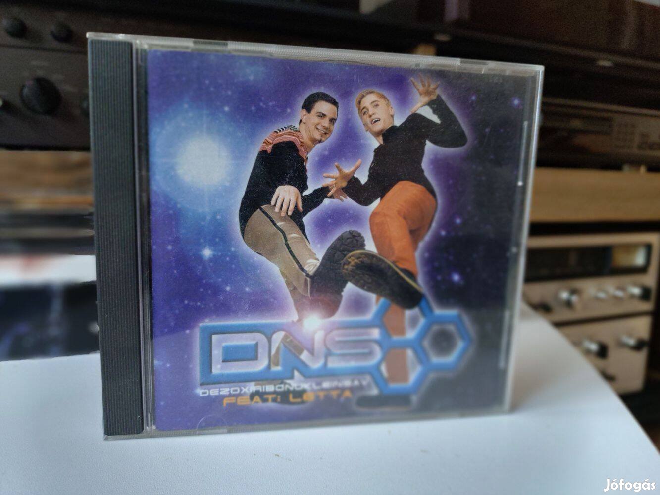 DNS feat Letta dezoxiribonukleinsav CD