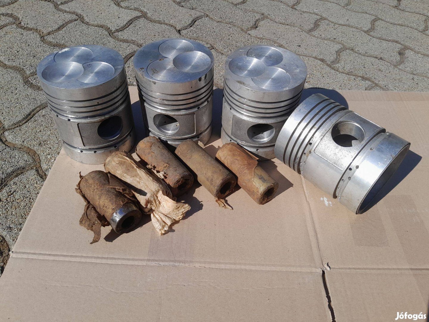 DT-75 lánctalpas új dugattyú, csapszeg DT 75