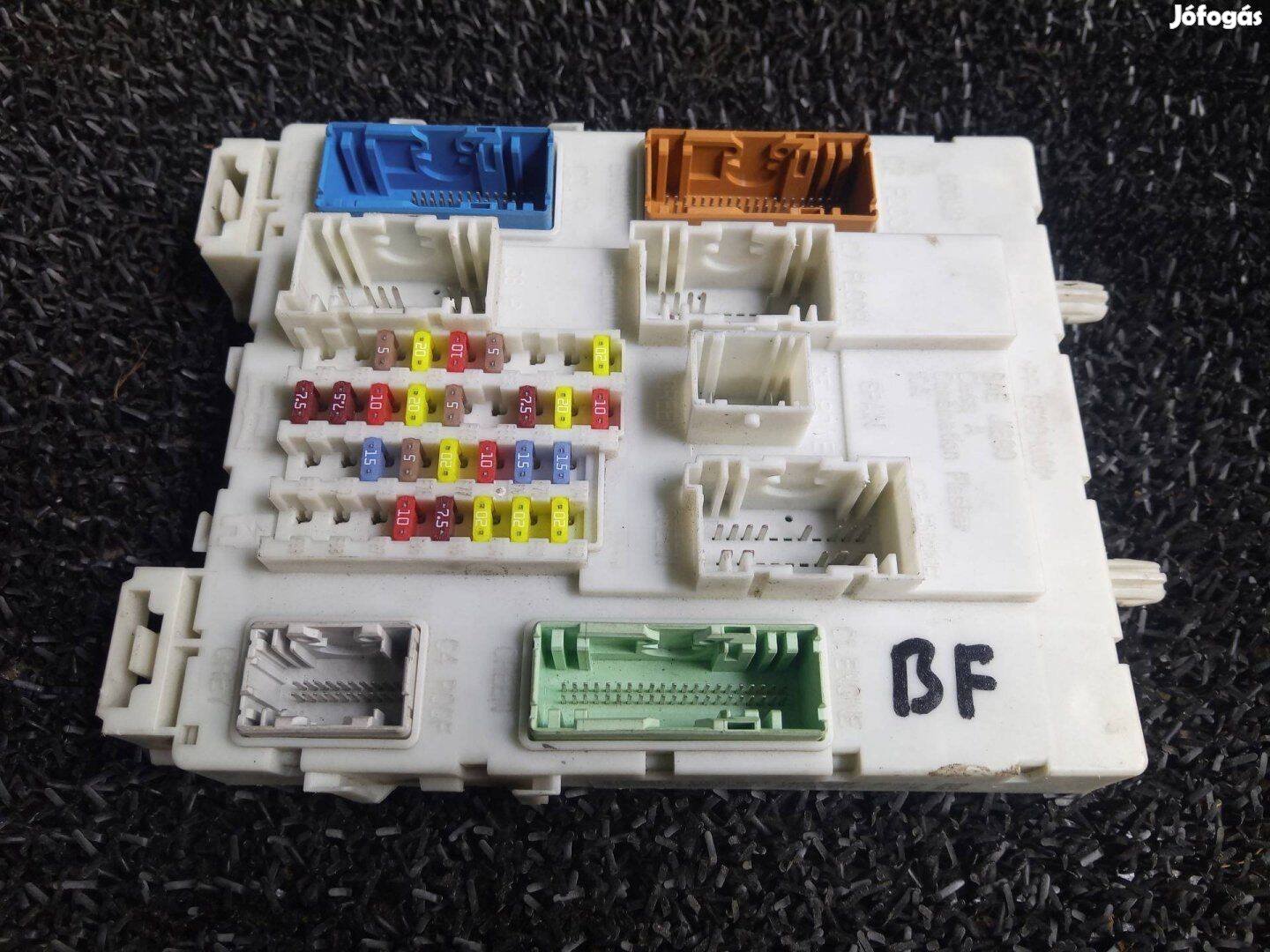 DV6T-14A073-BF Ford focus MK3 biztosítéktábla