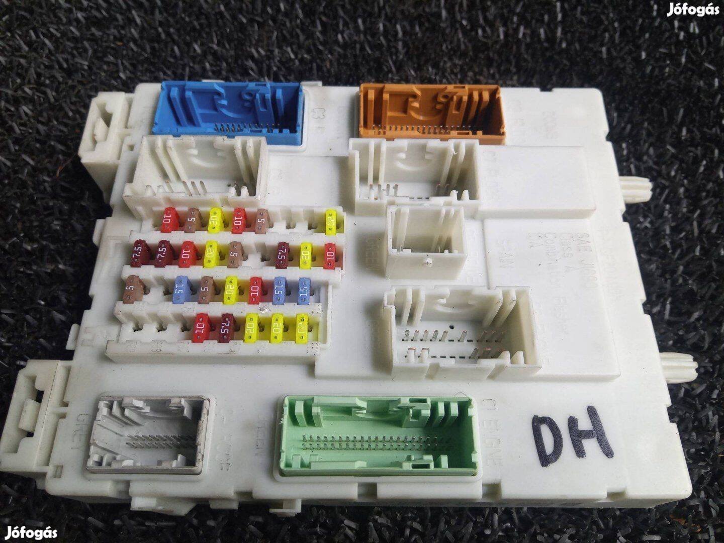 DV6T-14A073-DH Ford focus MK3 biztosítéktábla