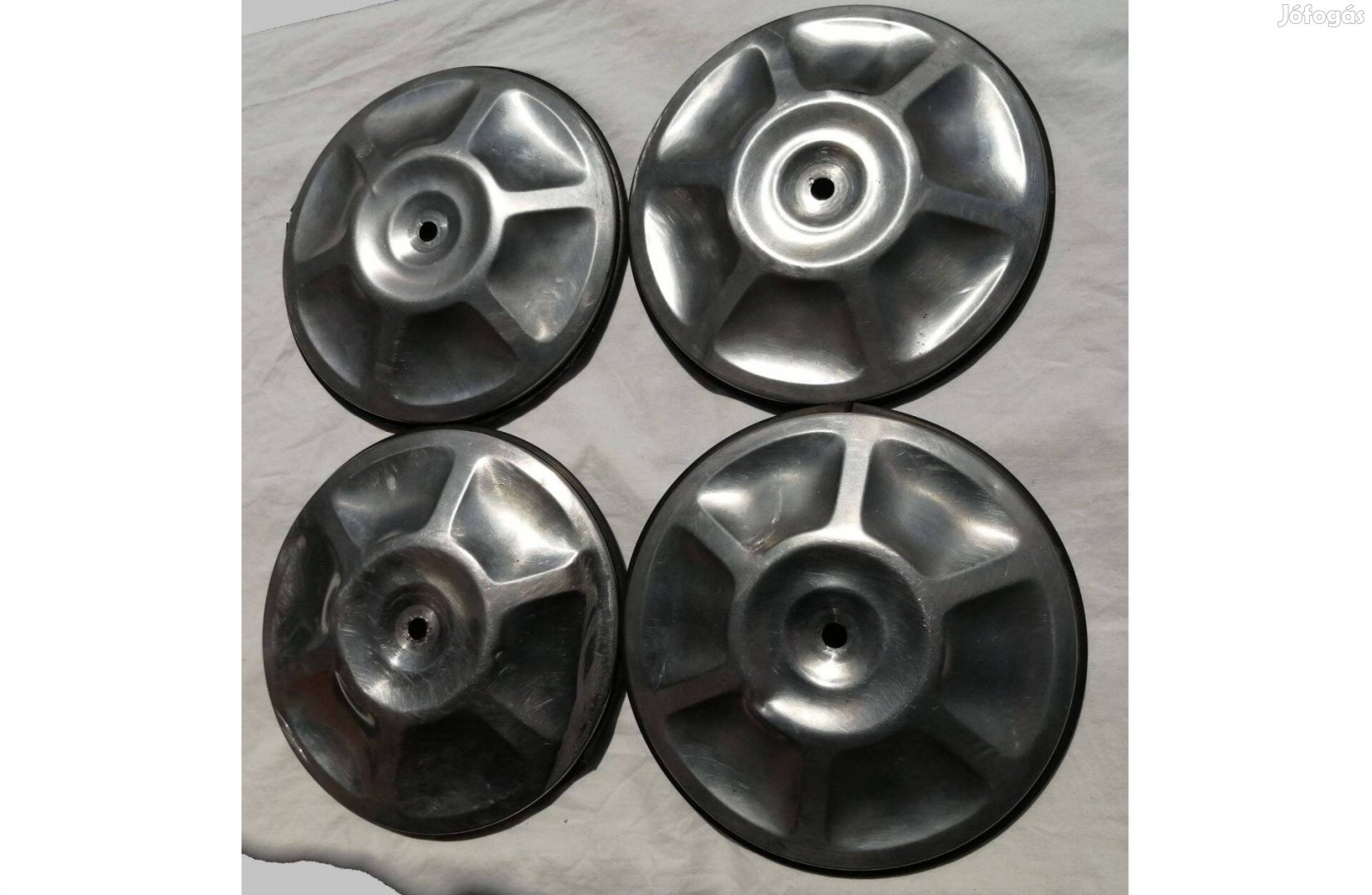 Dacia 1310 dísztárcsa 4 db