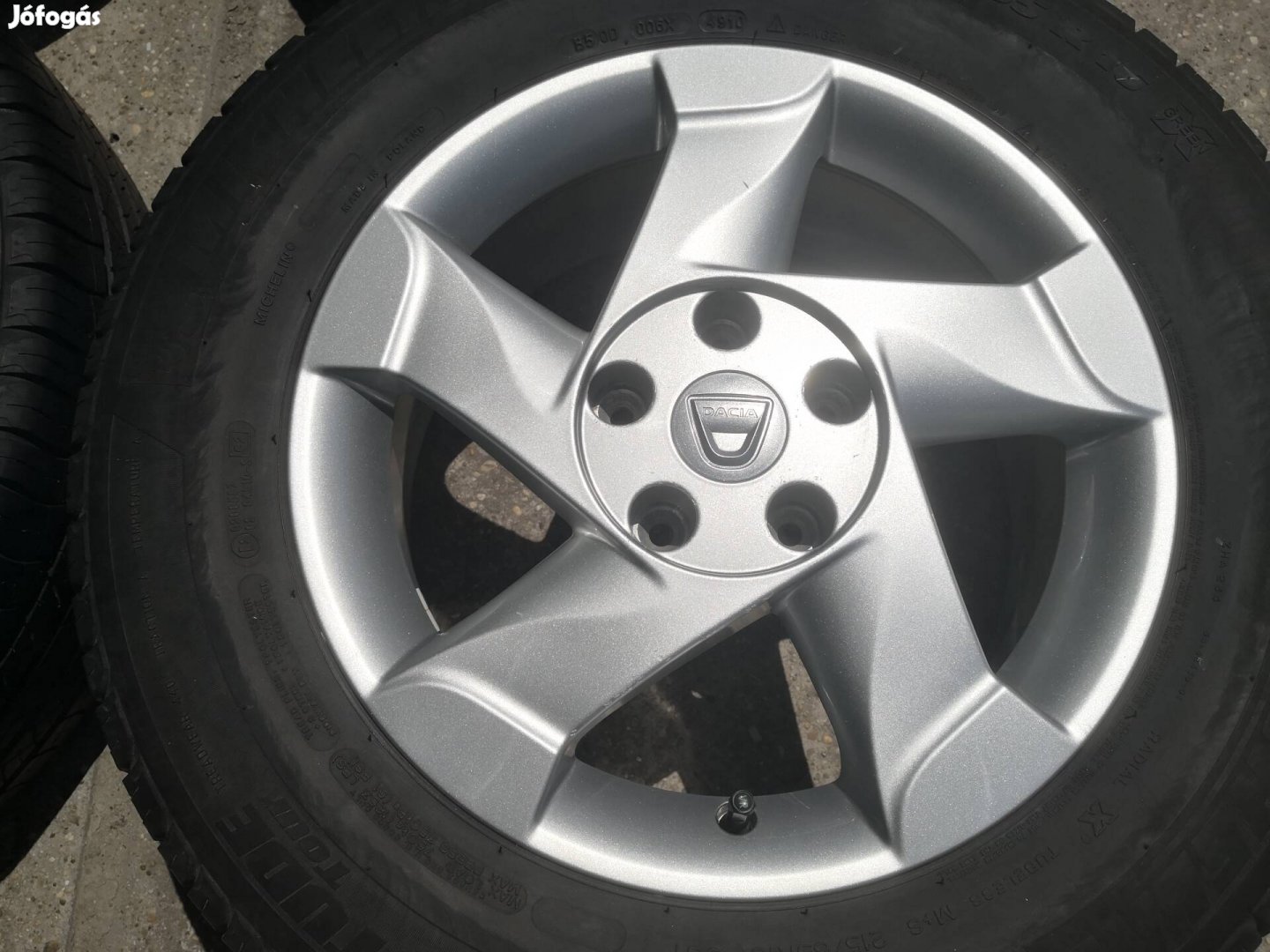 Dacia 16-os gyári alukerék 5x114,3-as 
