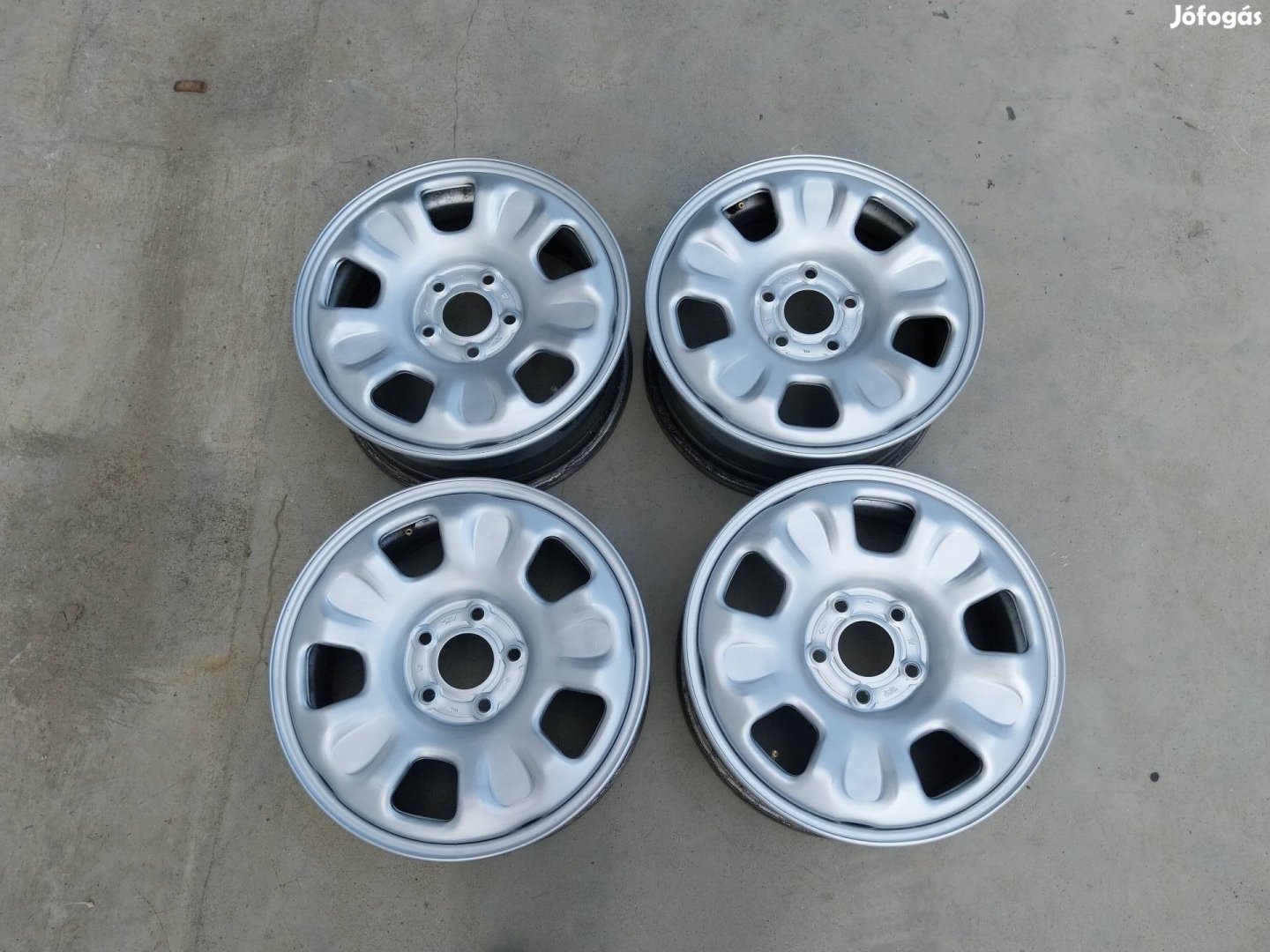 Dacia Duster 16 felni 5x114.3 Tpms szenzor 16" lemezfelni