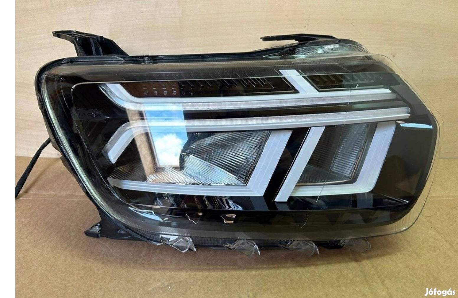 Dacia Duster 2 facelift jobb led fényszóró lámpa 2022-