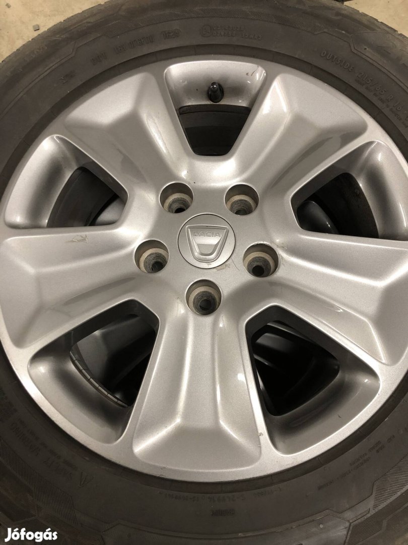 Dacia Duster 5x114.3 16" alufelni felni nyarigumikkal