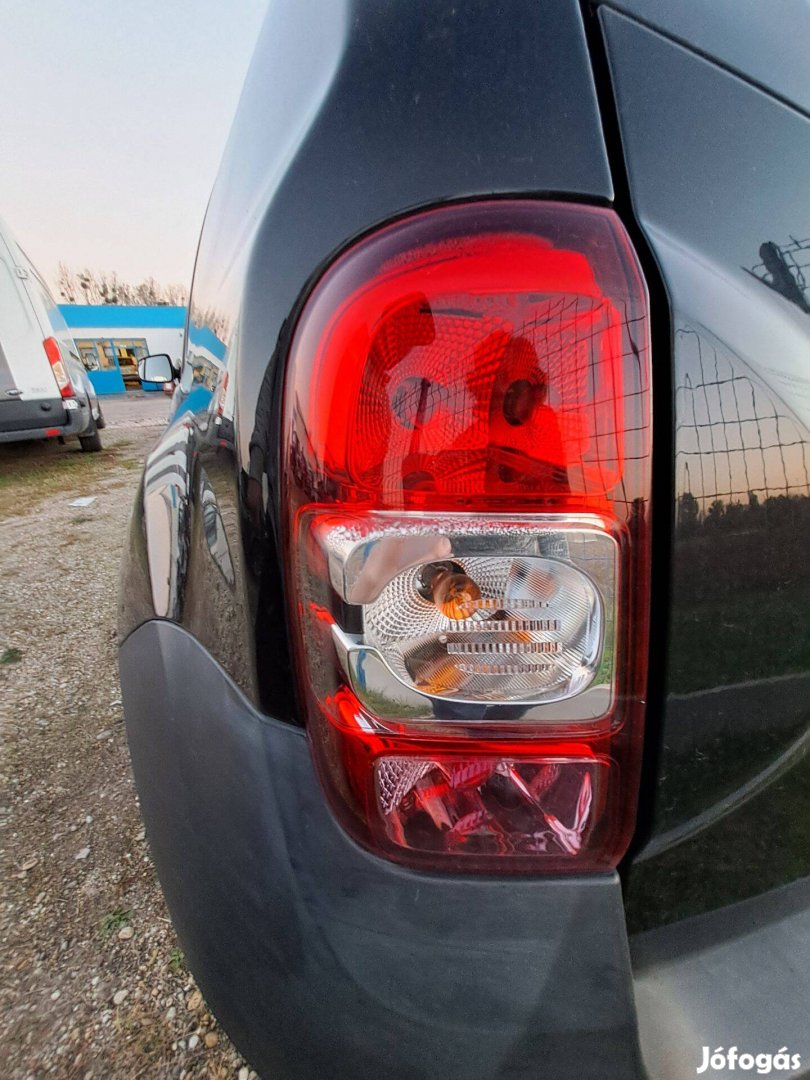 Dacia Duster I. 2015 Facelift1.5 Dci diesel 66kW, bal hátsó lámpa