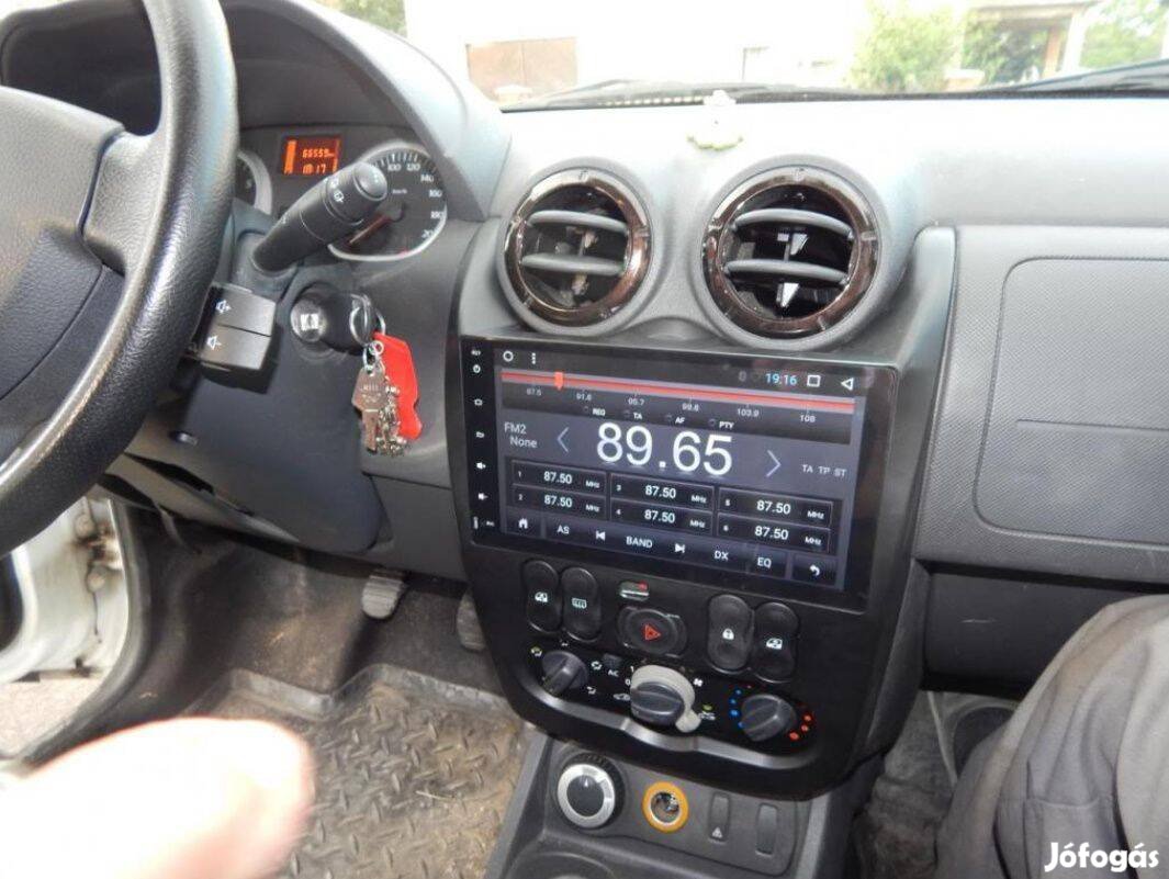 Dacia Duster Logan Android Multimédia GPS Rádió Tolatókamerával