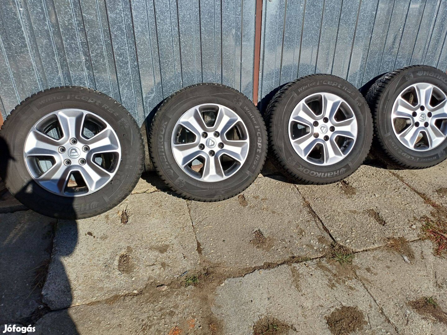 Dacia Duster Téli kerék szett Hankook 215 65 R 16