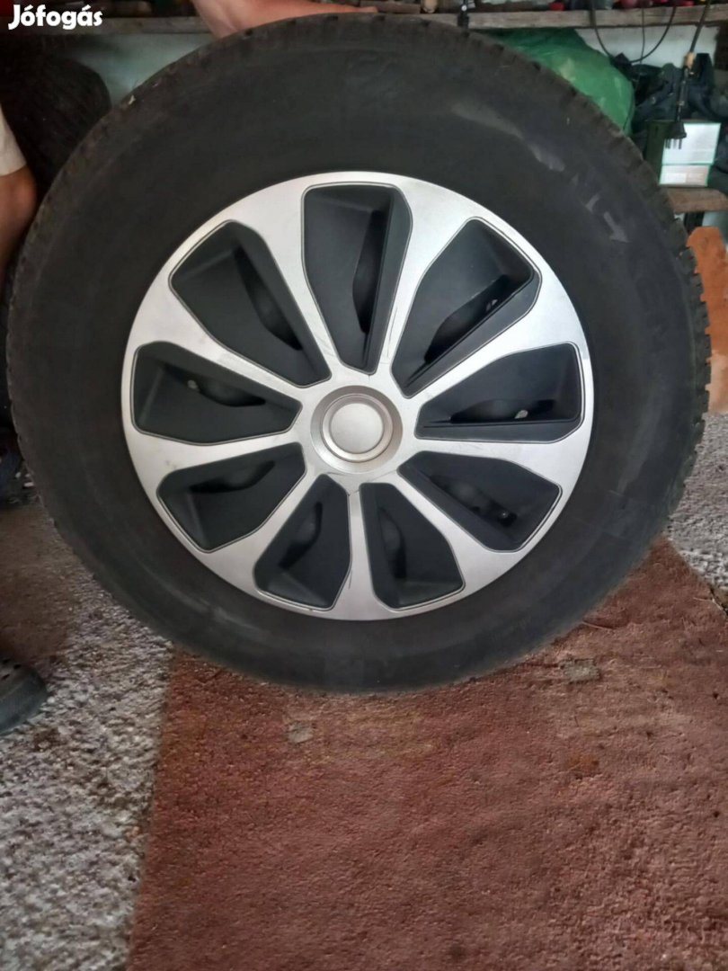 Dácia Duster Téligumi felnivel Disztárcsával