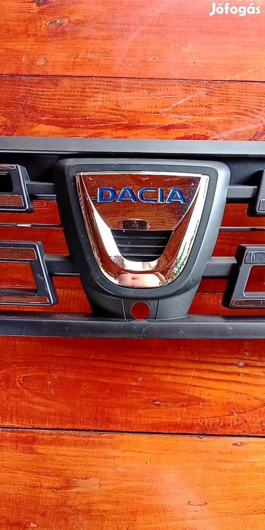 Dacia Duster hűtőrács díszrács 