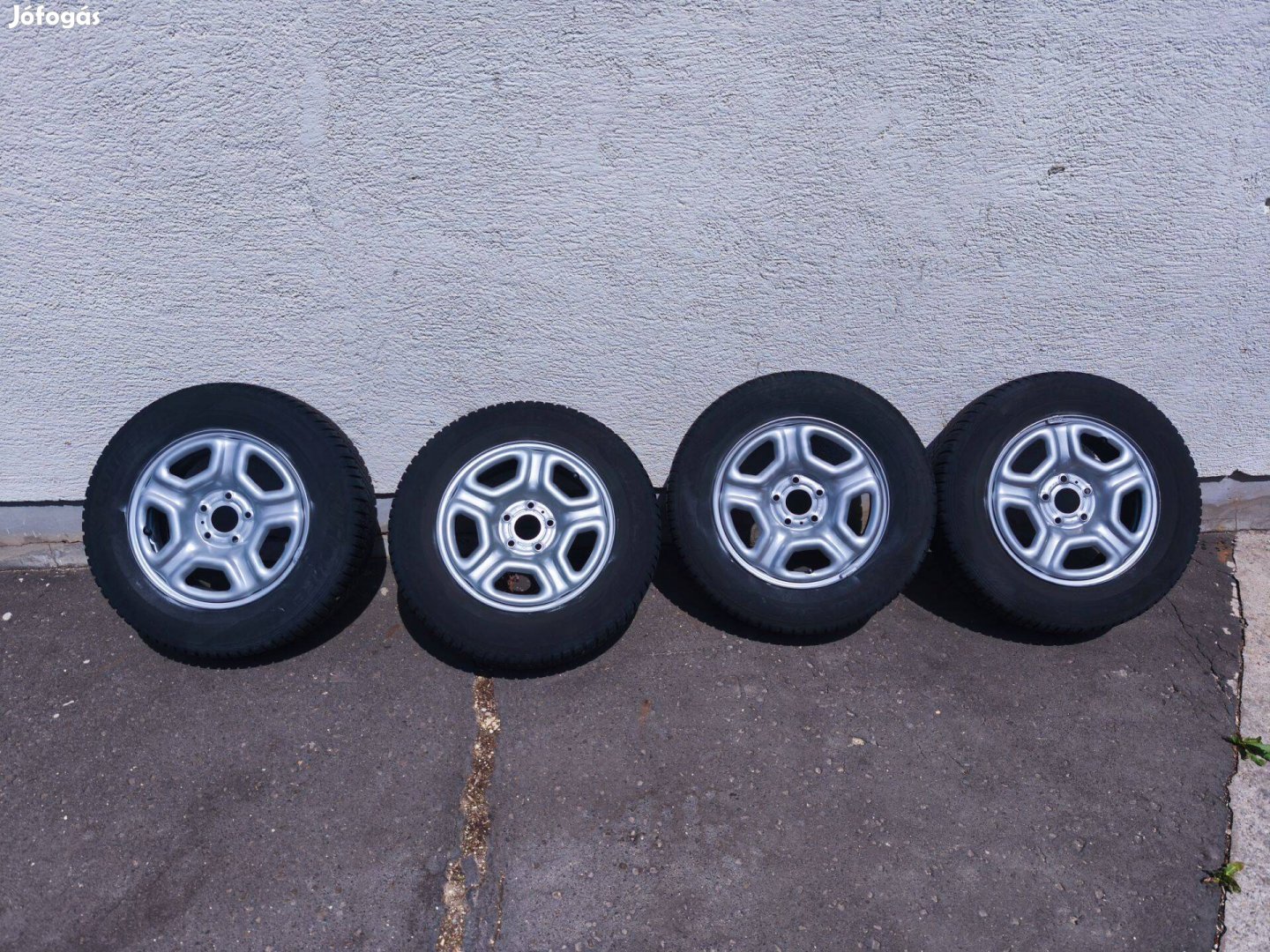 Dacia Duster lemezfelni téli kerék garnitúra Fidji 215/65 R16 téli gum