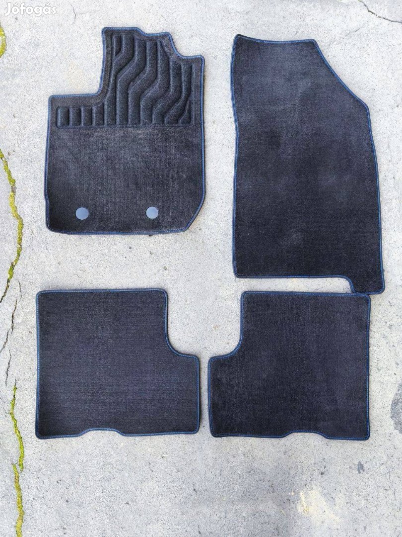 Dacia Duster szőnyeg gyári szövetszőnyeg 749026419R Duster