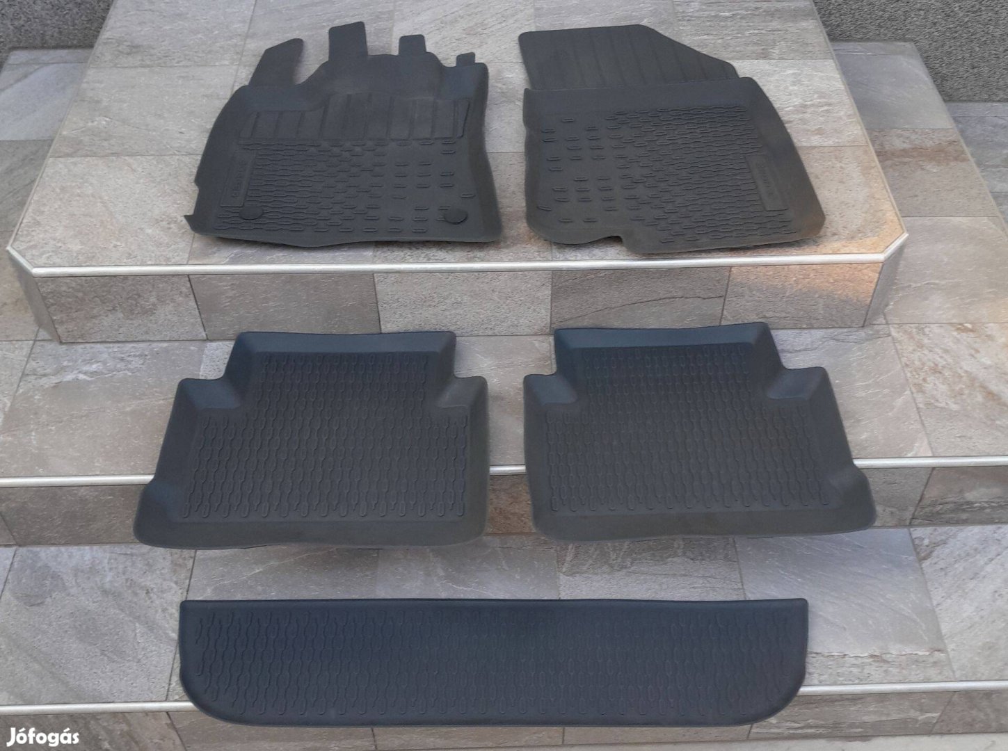Dacia Jogger gumiszőnyeg szett (7 személyes) újszerű