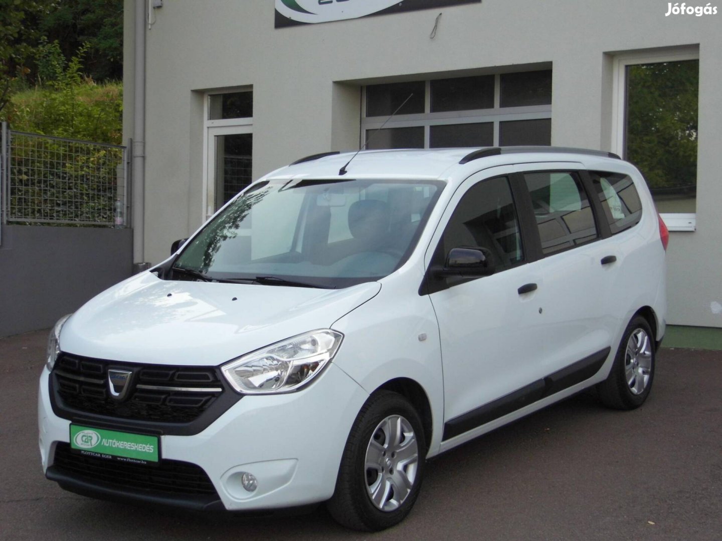 Dacia Lodgy 1.3 TCe Arctic Szervizkönyv-Klíma-V...