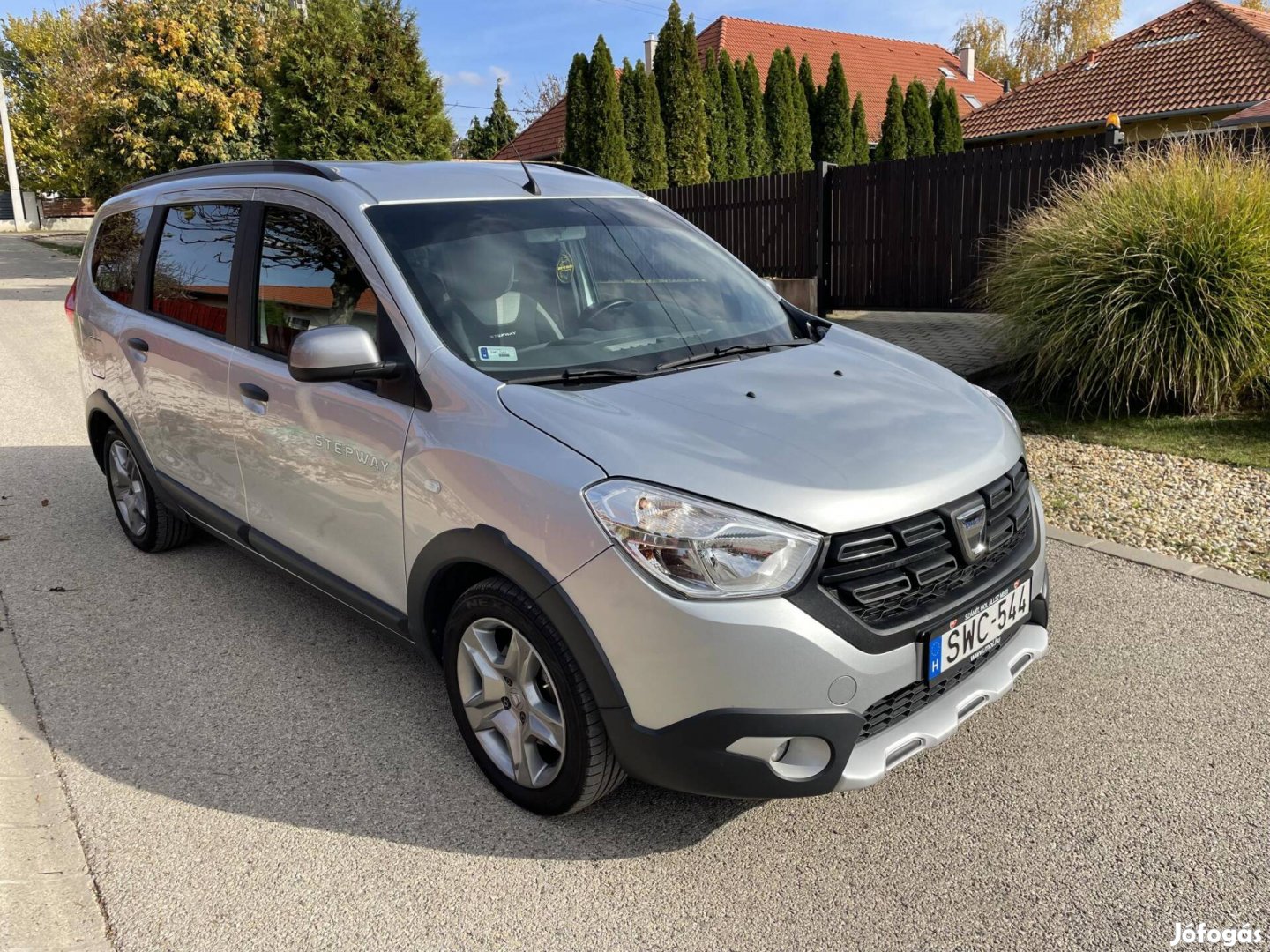 Dacia Lodgy 1.3 TCe Stepway Dfull (7 személyes...