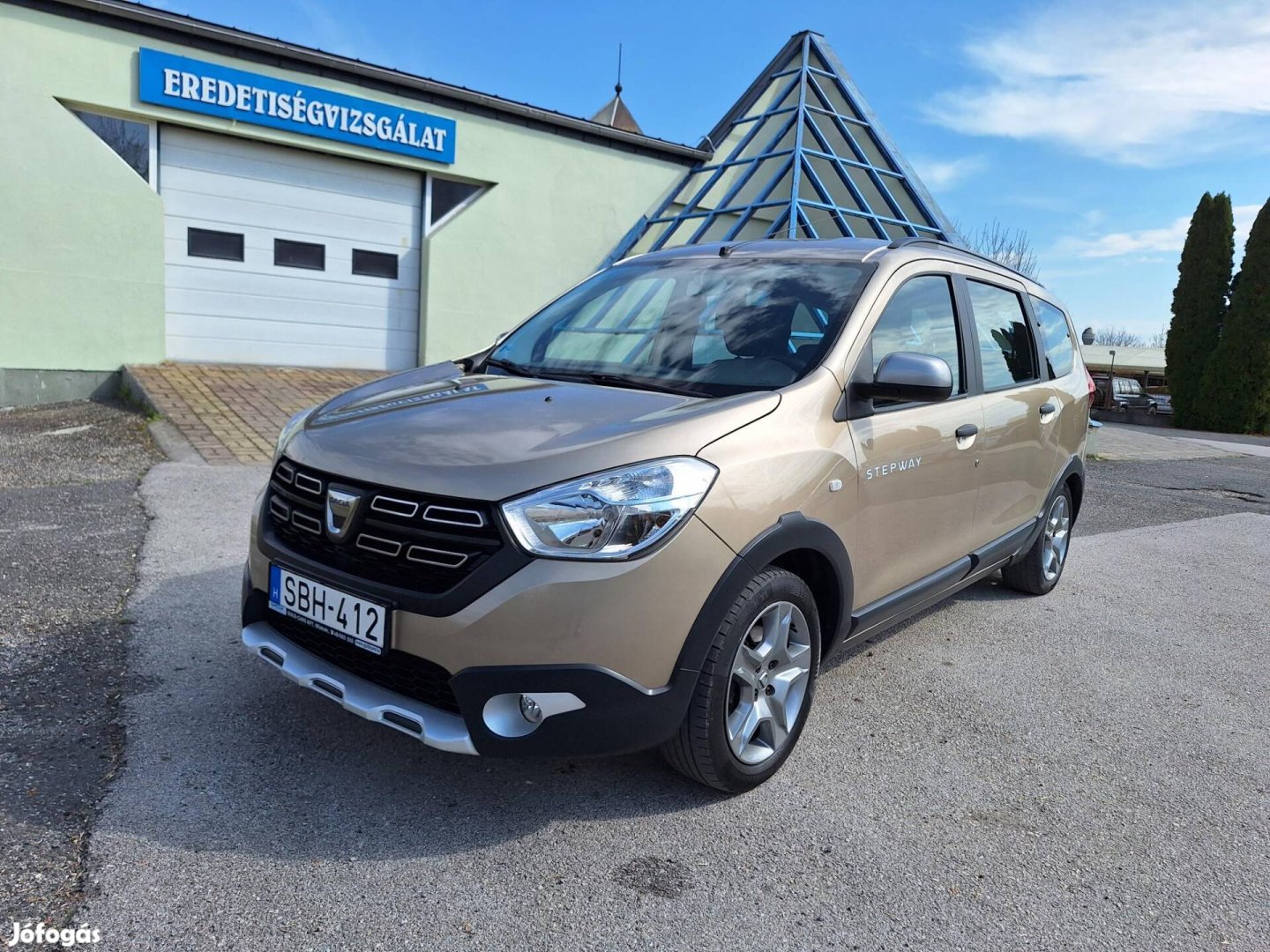 Dacia Lodgy 1.3 TCe Stepway Dfull (7 személyes...